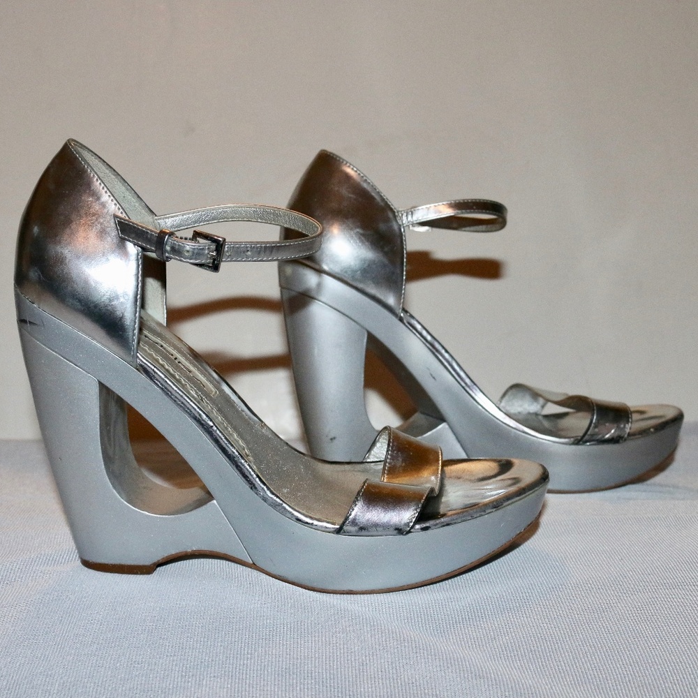 Via Spiga Silver Strap Shiny Space Grey Wedges